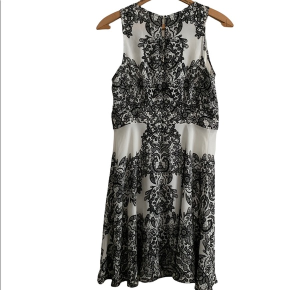 INC International Concepts Black and White Sheer Sleeveless Dress Size 10P - Picture 3 of 15